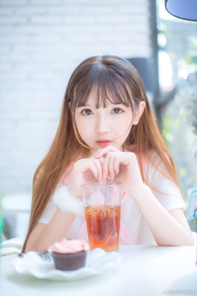 我今生最大的奢望就是：天天和你在同个盆里洗脚。平淡相守到老——老到我们哪也去不了。