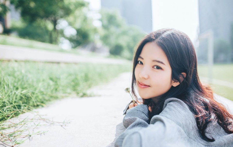 人之所以悲伤,是因为我们留不住岁月;而更无法面对的是有一日,青春,就这样消逝过去。